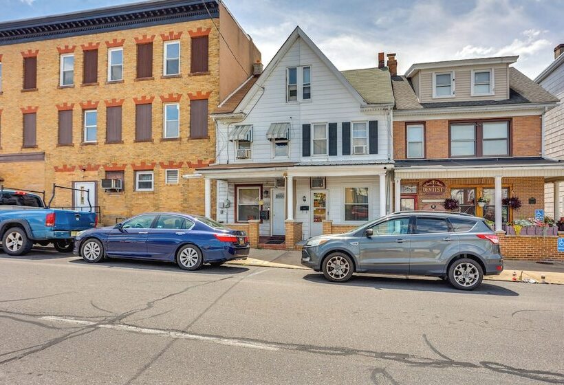 Pet Friendly Mt Carmel Home: Playroom, Fenced Yard