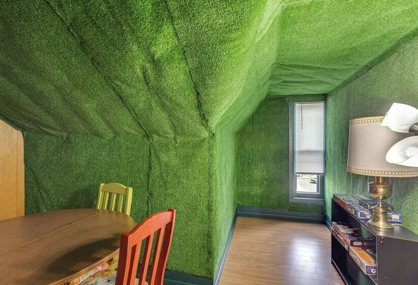 Pet Friendly Mt Carmel Home: Playroom, Fenced Yard