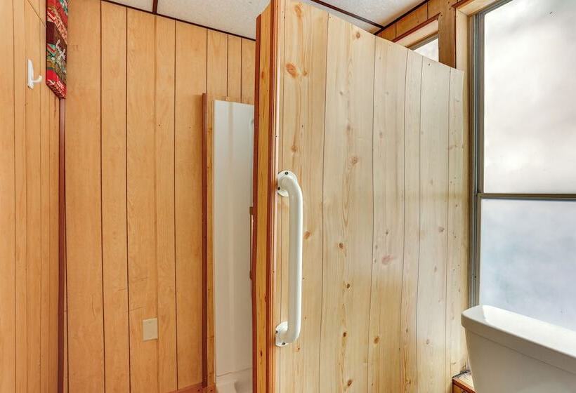 Pet Friendly Mt Carmel Home: Playroom, Fenced Yard