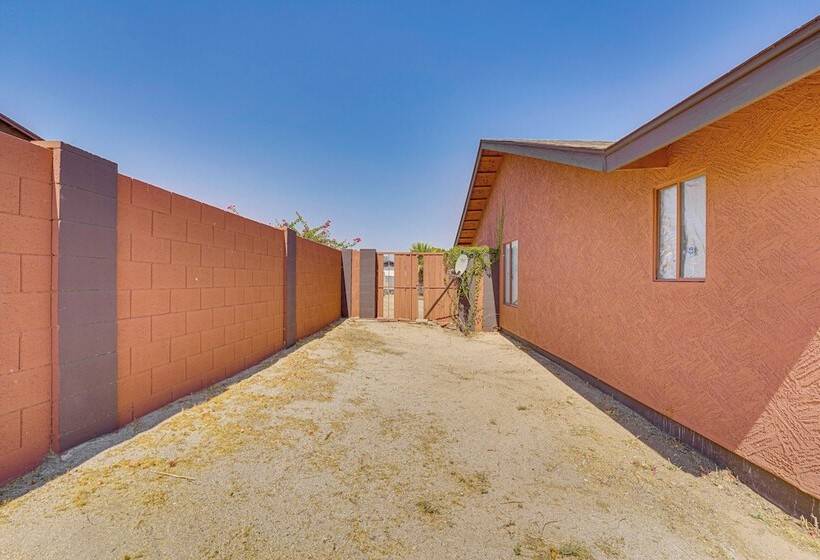 Phoenix Home W/ Patio & Mtn Views!