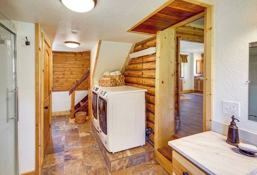 Remote Custer Cabin W/ Fire Pit & Near State Park!
