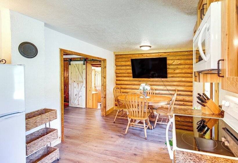 Remote Custer Cabin W/ Fire Pit & Near State Park!
