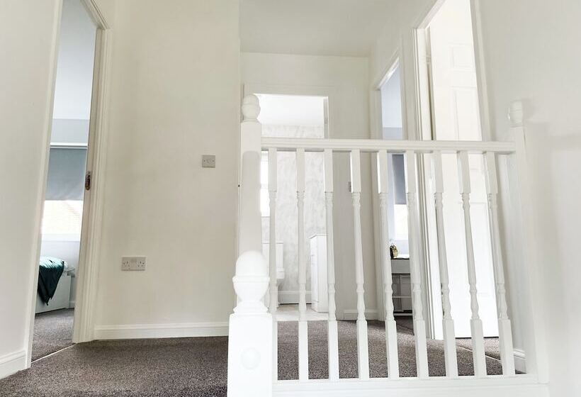 住所 Essex Spacious House