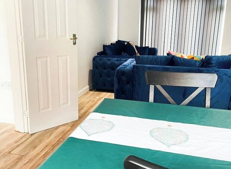 住所 Essex Spacious House