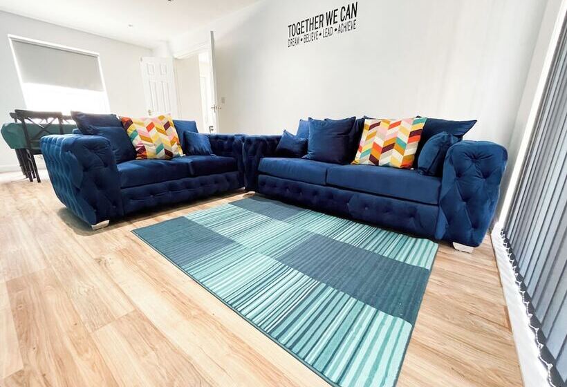 住所 Essex Spacious House