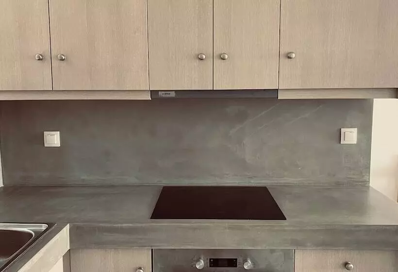 اقامتگاه Family House For 5 By Tinosstay