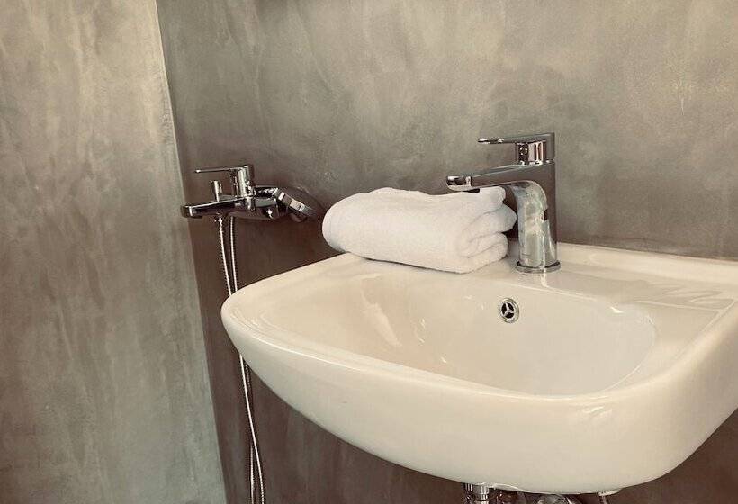 اقامتگاه House 6 In Tinos 5 Mins Away From City