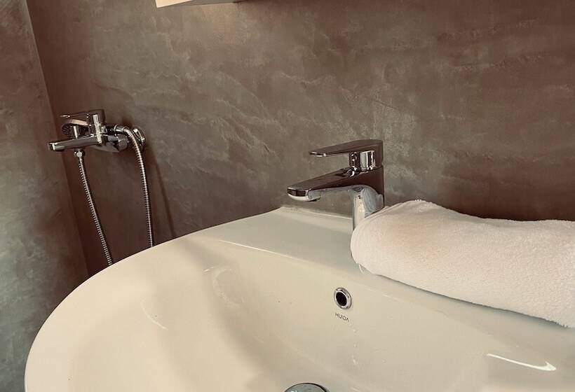 اقامتگاه House 6 In Tinos 5 Mins Away From City