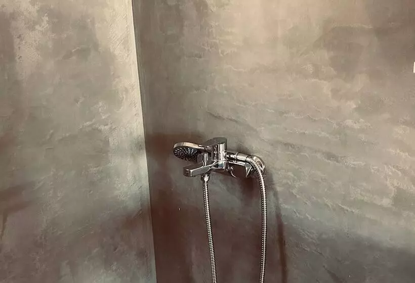 اقامتگاه Family House For 5 By Tinosstay