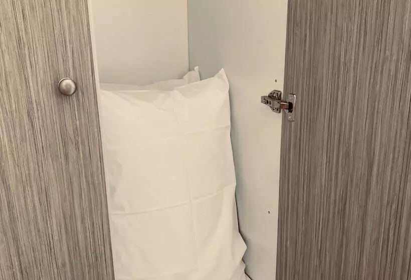 اقامتگاه Family House For 5 By Tinosstay