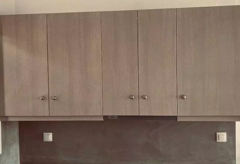اقامتگاه Family House For 5 By Tinosstay