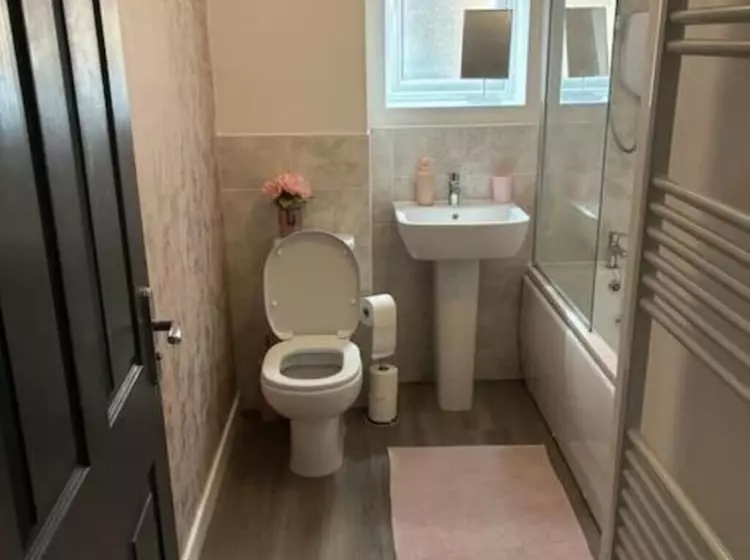 اقامتگاه Room In Lenton With Free Parking
