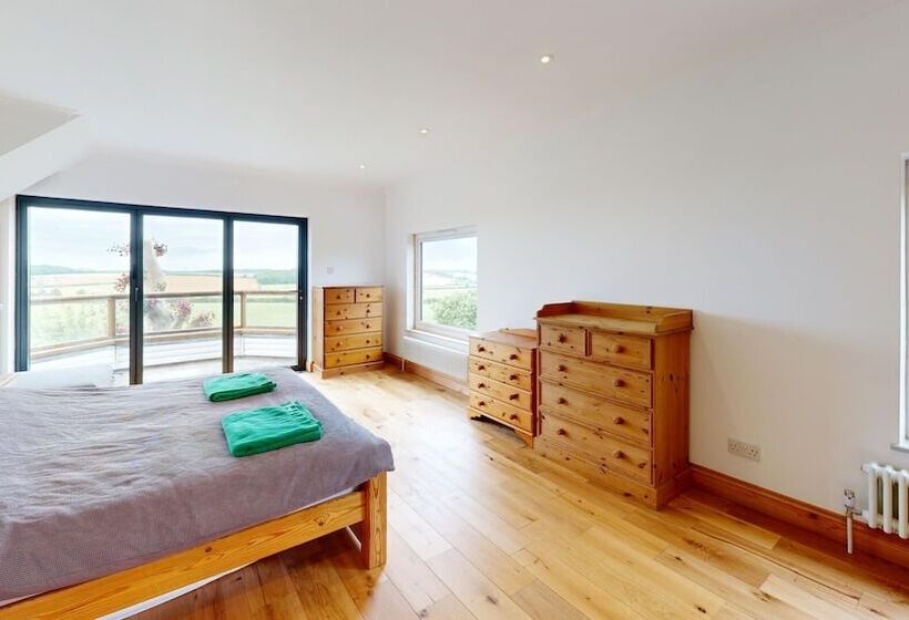 Резиденция Large Family Home 23 Min To Beach And New Forest