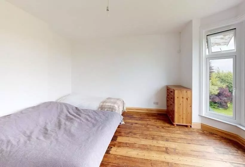 Residenssi Large Family Home 23 Min To Beach And New Forest