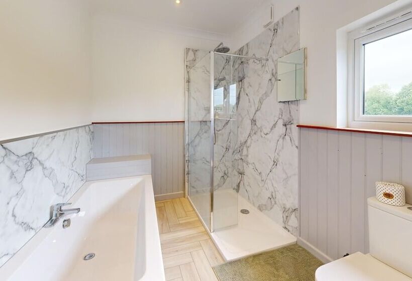 Резиденция Large Family Home 23 Min To Beach And New Forest