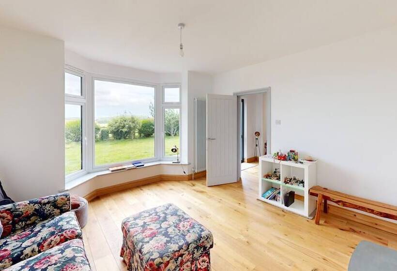 Резиденция Large Family Home 23 Min To Beach And New Forest