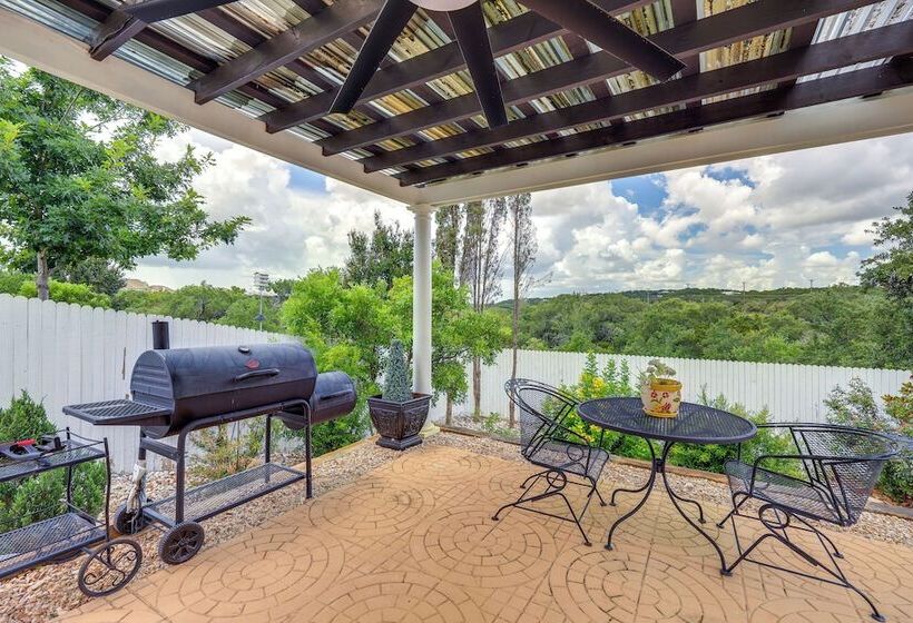 San Antonio Home   Outdoor Oasis & Greenbelt Views