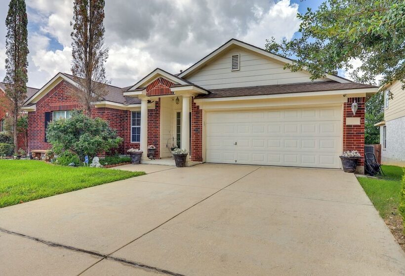 San Antonio Home   Outdoor Oasis & Greenbelt Views