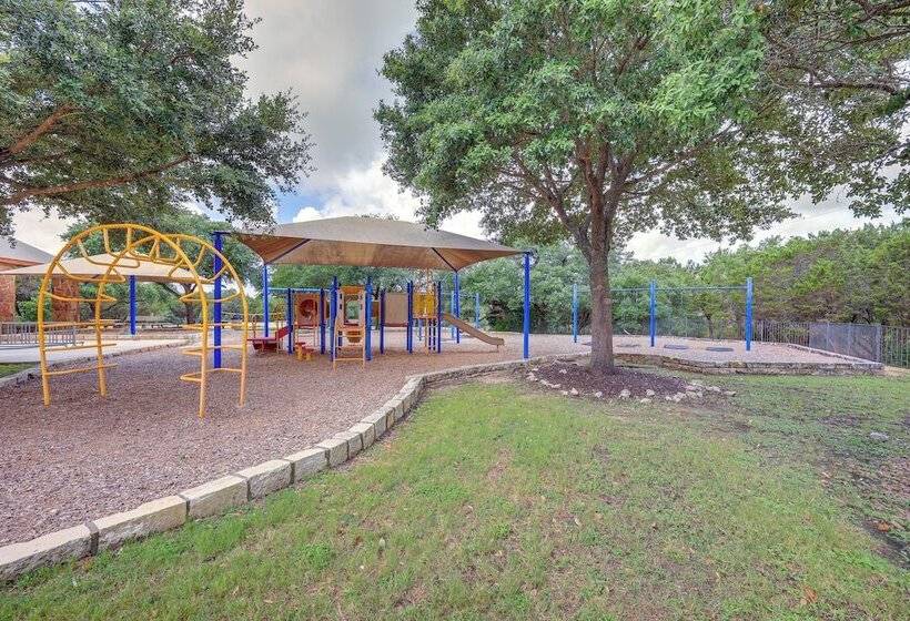 San Antonio Home   Outdoor Oasis & Greenbelt Views