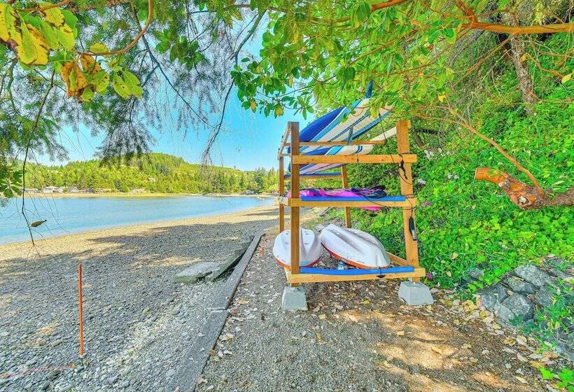 Scenic Hood Canal Home W/ Private Beach & Hot Tub!