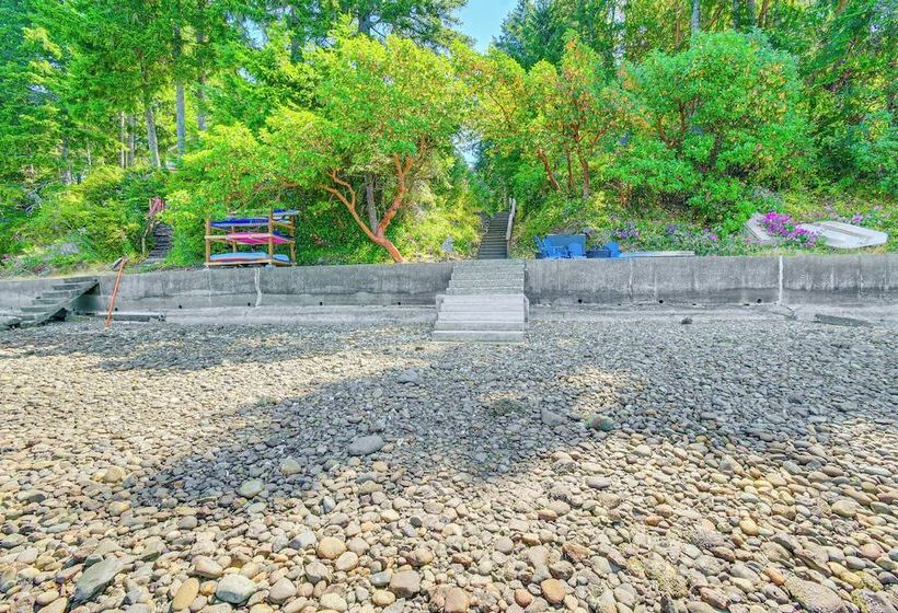 Scenic Hood Canal Home W/ Private Beach & Hot Tub!