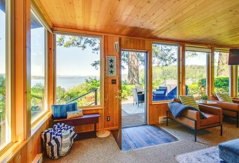 Scenic Hood Canal Home W/ Private Beach & Hot Tub!