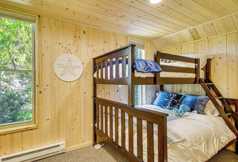 Scenic Hood Canal Home W/ Private Beach & Hot Tub!