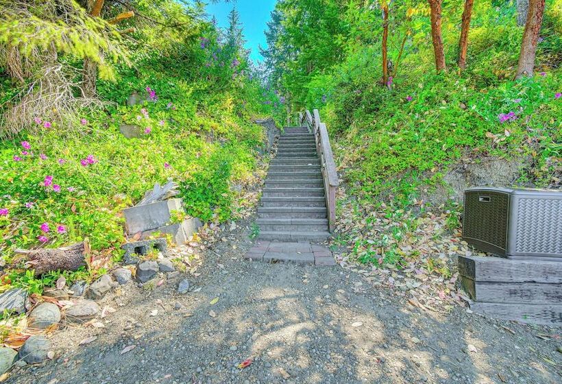 Scenic Hood Canal Home W/ Private Beach & Hot Tub!