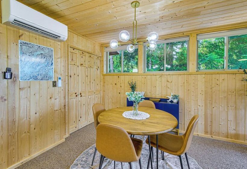 Scenic Hood Canal Home W/ Private Beach & Hot Tub!