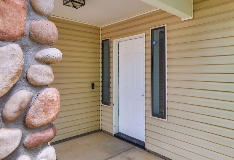 3 Mi To Lake: Home W/ Hot Tub In Show Low