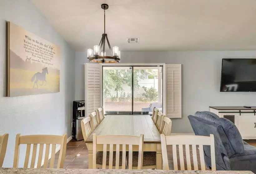 3 Mi To Lake: Home W/ Hot Tub In Show Low
