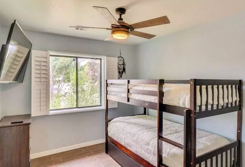 3 Mi To Lake: Home W/ Hot Tub In Show Low
