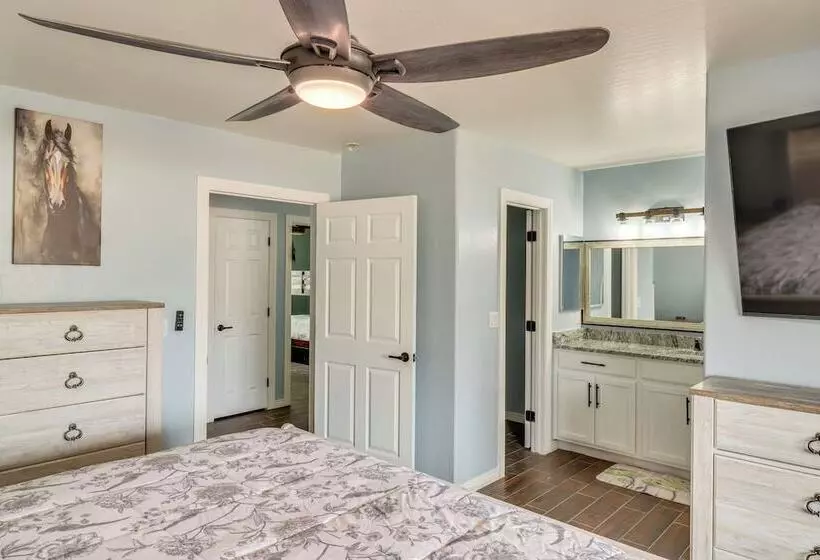3 Mi To Lake: Home W/ Hot Tub In Show Low