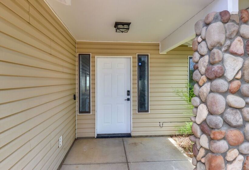 3 Mi To Lake: Home W/ Hot Tub In Show Low