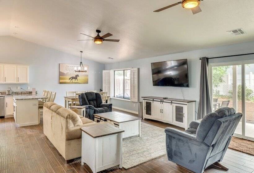 3 Mi To Lake: Home W/ Hot Tub In Show Low