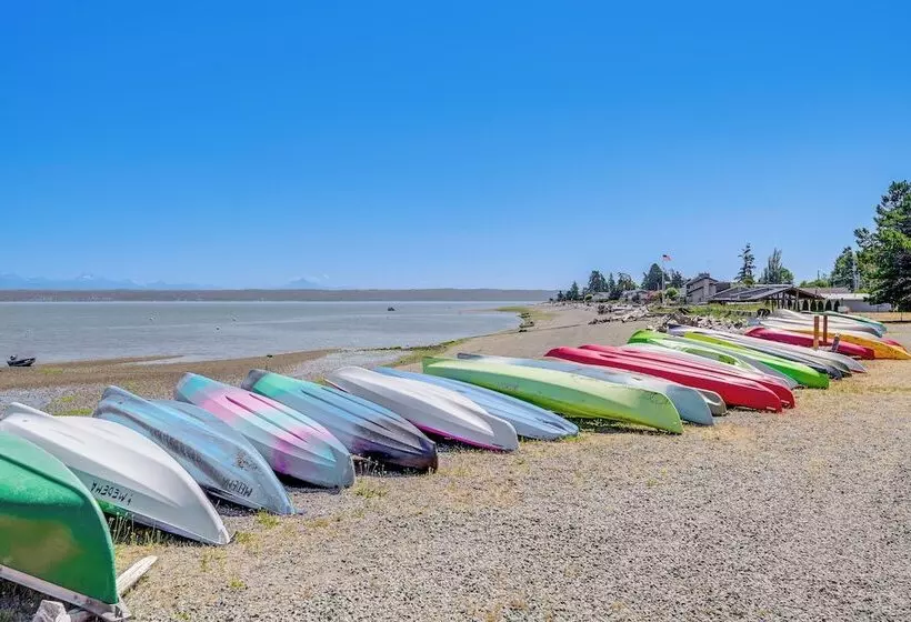 Spacious Camano Home W/ Hot Tub & Water Views!