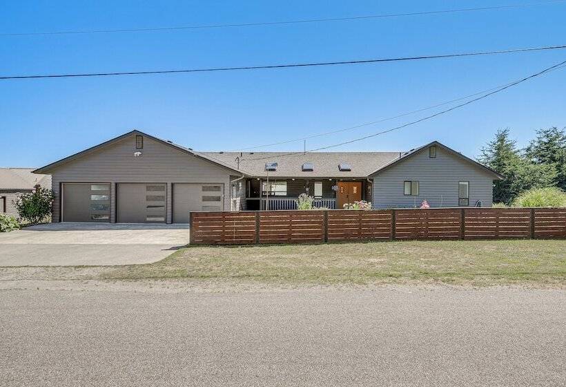 Spacious Camano Home W/ Hot Tub & Water Views!