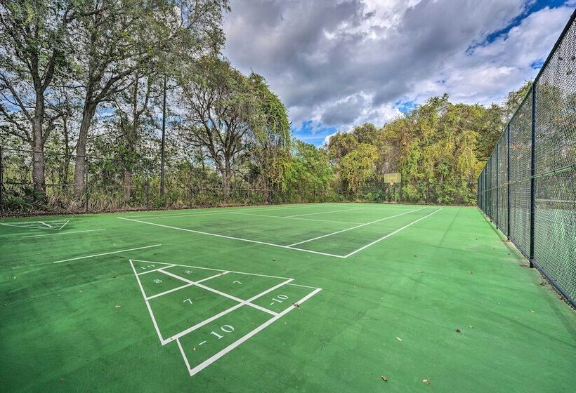 6 Mi To Disney World: Spacious Kissimmee Retreat!