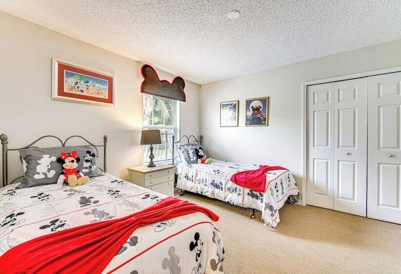 6 Mi To Disney World: Spacious Kissimmee Retreat!