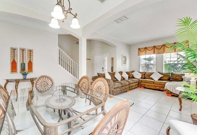 6 Mi To Disney World: Spacious Kissimmee Retreat!