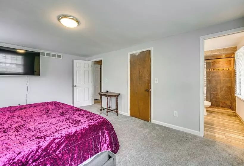 Spacious Southfield Home W/ Patio & Yard!