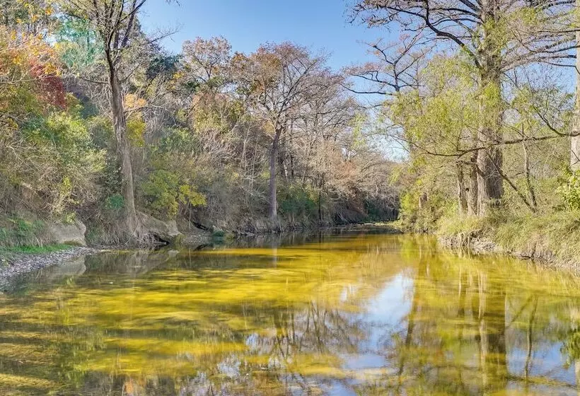 Bandera Carriage House W/ Medina River Access!