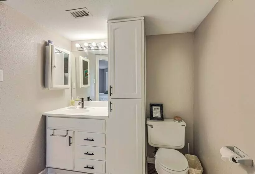 Bandera Carriage House W/ Medina River Access!