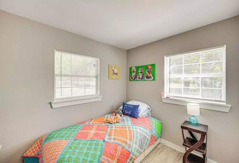 Bandera Carriage House W/ Medina River Access!