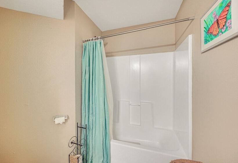 Bandera Carriage House W/ Medina River Access!