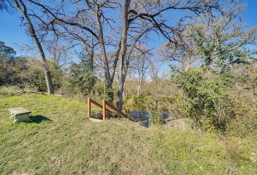 Bandera Carriage House W/ Medina River Access!