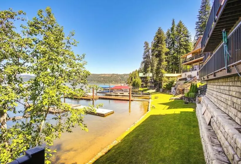 Beautiful Lake Coeur D Alene Retreat: Deck & View!