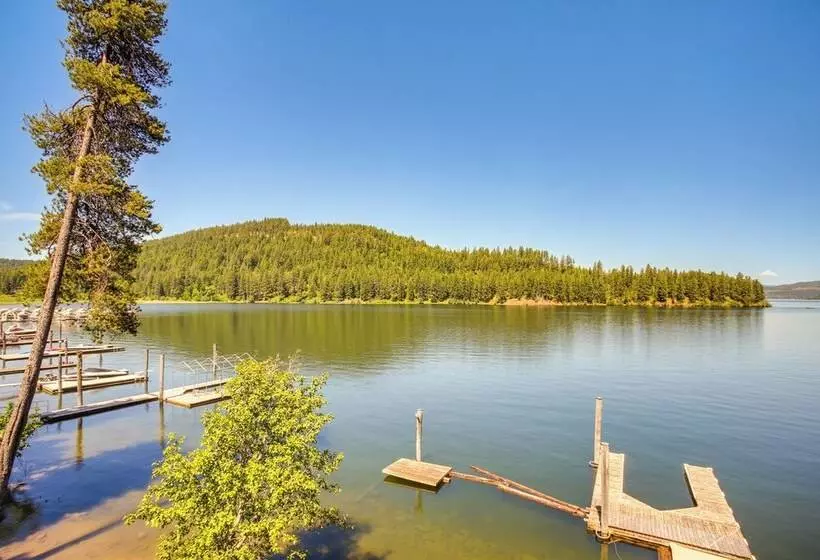 Beautiful Lake Coeur D Alene Retreat: Deck & View!