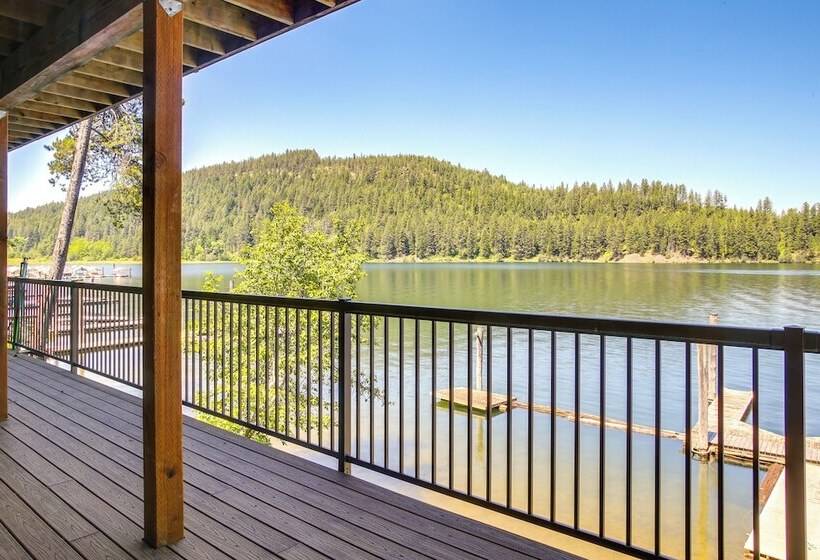 Beautiful Lake Coeur D Alene Retreat: Deck & View!