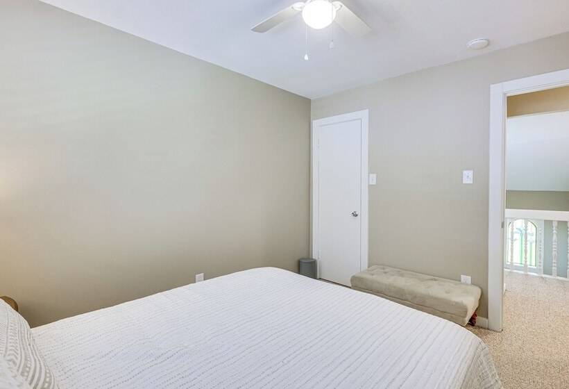 Bryan Home W/ Yard & Deck ~ 4 Mi To Aggieland